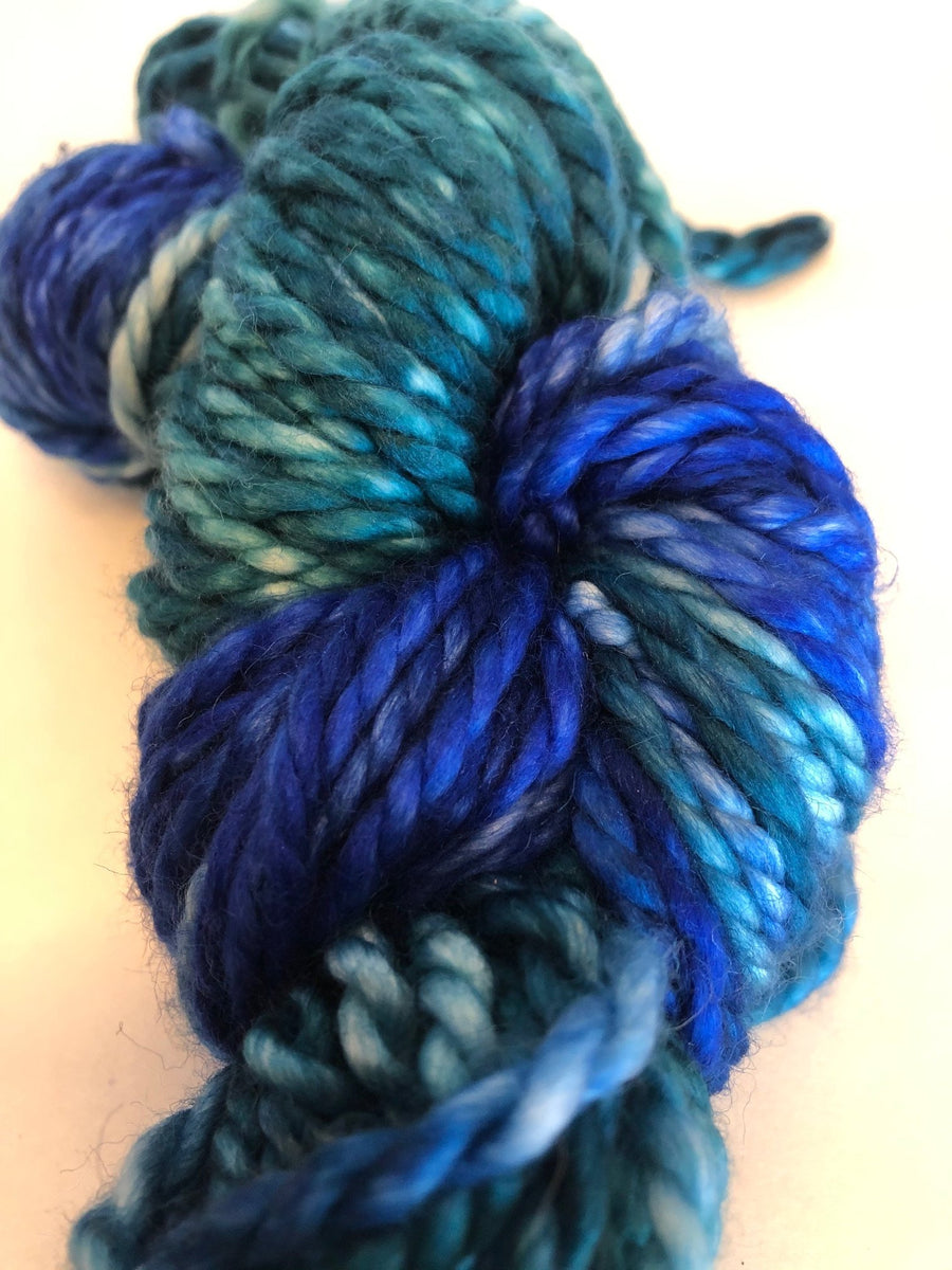 Laine Bleu Gogh<br>Gogh Blue Yarn<br>Alouette de Montreal<br>(Worsted)